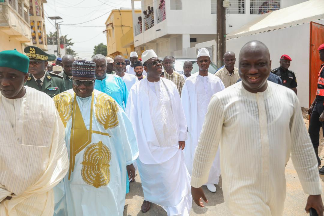 Tivaouane: Le Président Macky Sall au mausolée de Cheikh Seydi El hadji Malick Sy (Photos)