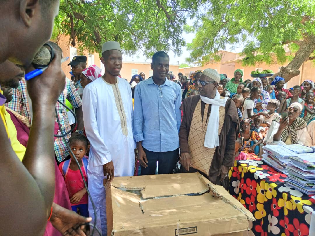 Remise de fournitures scolaires : Mamadou Talla gâte les enfants de sa commune