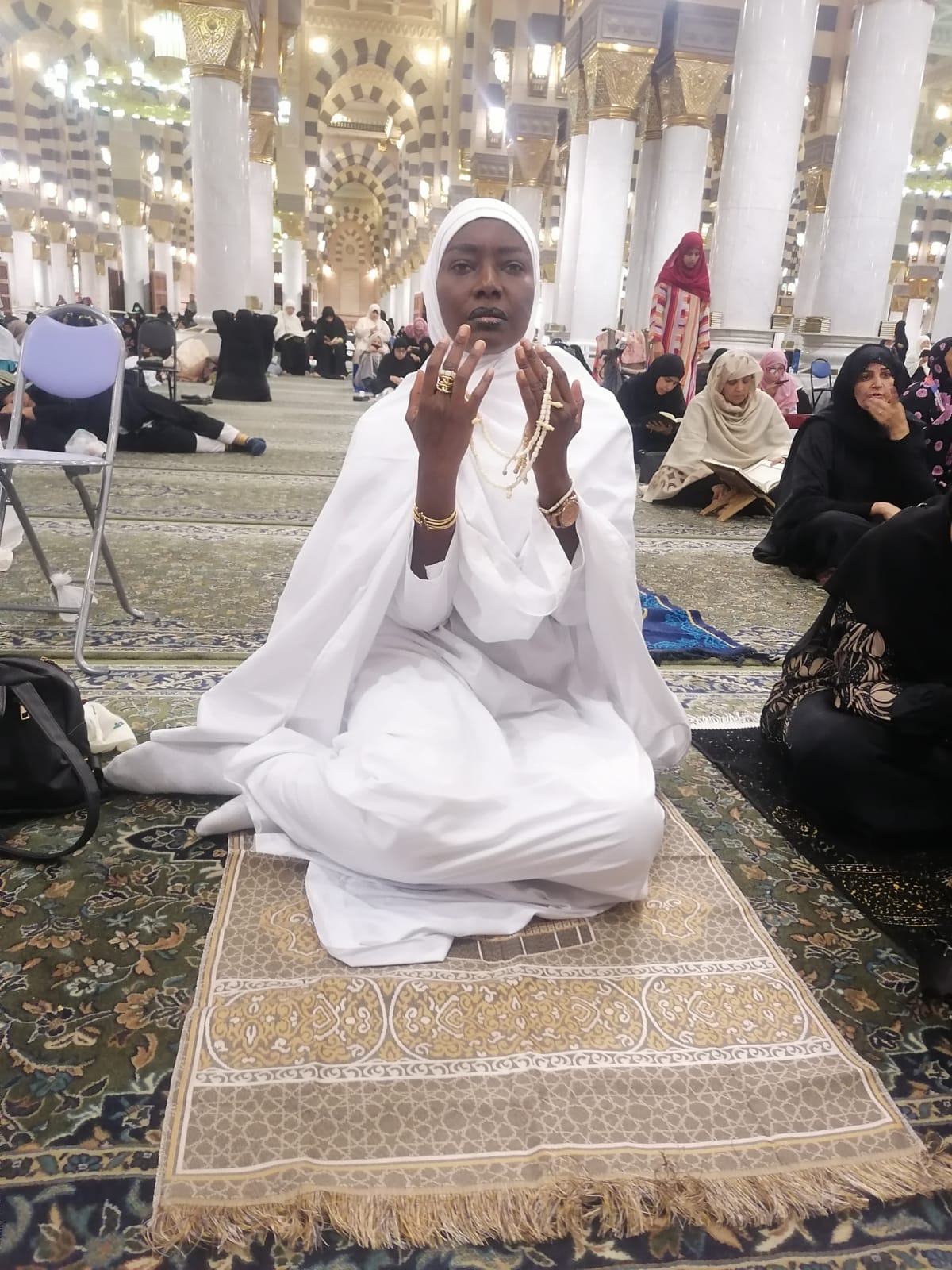 Coumba Gawlo à la Mecque et à Médine : "Je rends grâce à Allah de m'avoir donné la force de traverser cette longue et douloureuse épreuve..." (Photos)