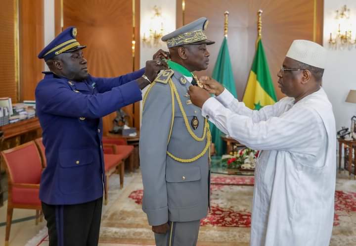 Le Général Meïssa Cellé Ndiaye décoré