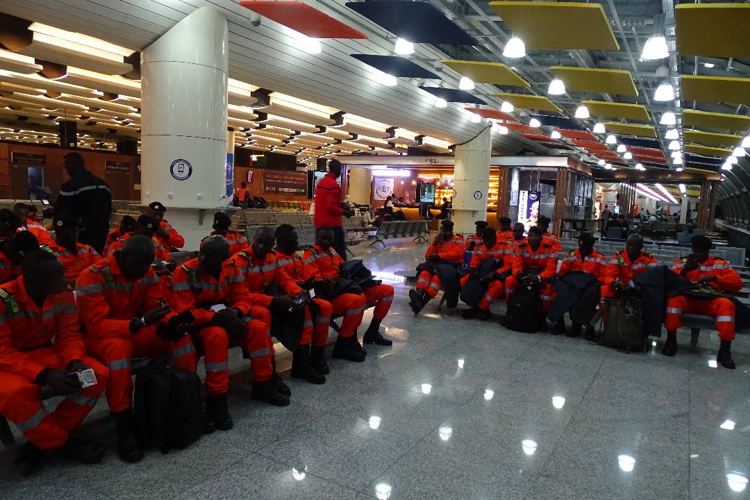 Photos / Solidarité avec la Turquie: Le détachement des pompiers sénégalais a quitté Dakar, ce lundi matin