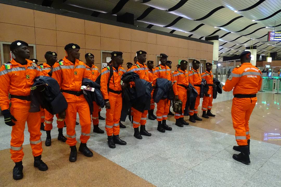 Photos / Solidarité avec la Turquie: Le détachement des pompiers sénégalais a quitté Dakar, ce lundi matin