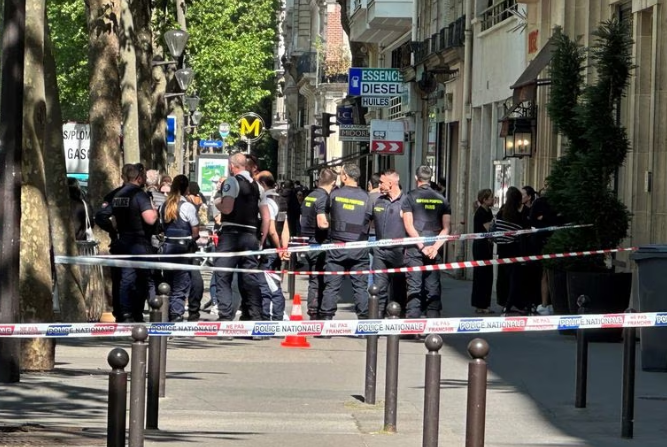 Un Homme Tué Par Balles à Paris