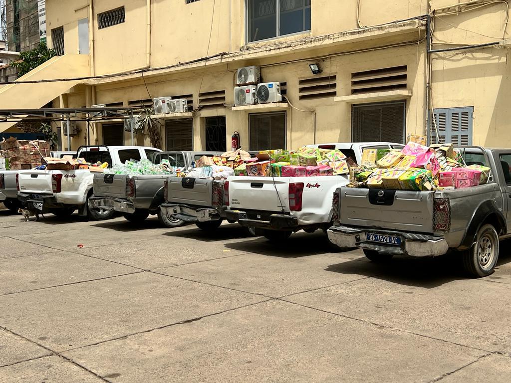 Photos / Opérations de contrôle des marchés : Le service régional du Commerce de Dakar a retiré des marchés, environ 7 tonnes de divers produits alimentaires