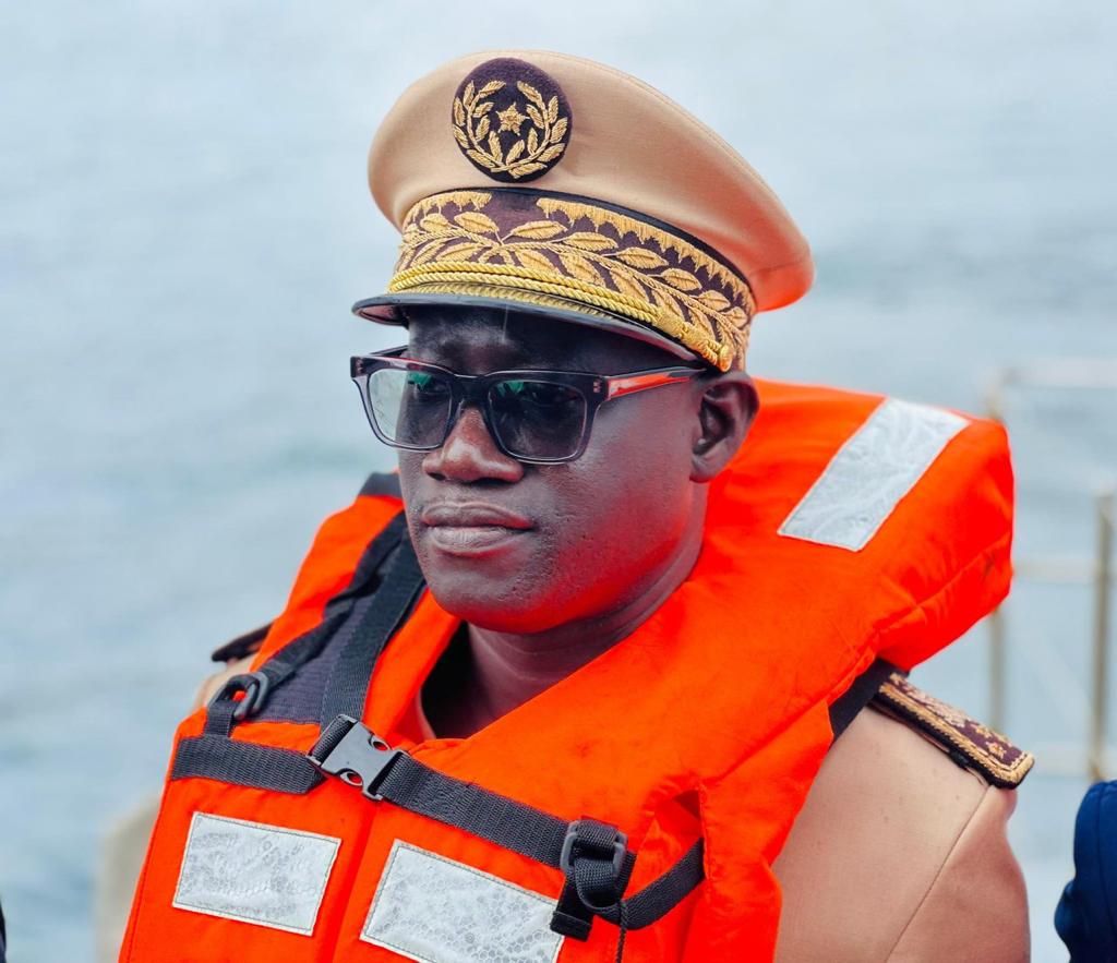 Suite au tragique chavirement d’une pirogue à Ouakam : Antoine Félix Abdoulaye Diome, Ministre de l’Intérieur, s’est rendu sur les lieux en mer