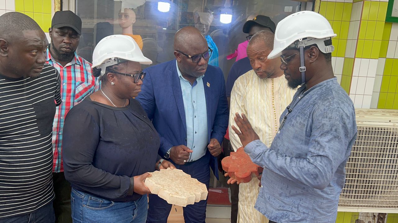 Guédiawaye : Le maire Ahmed Aidara livre les vestiaires complètement remis à neuf du stade Amadou Barry au monde sportif