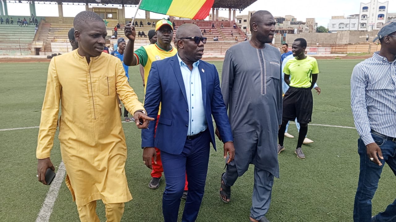 Guédiawaye : Le maire Ahmed Aidara livre les vestiaires complètement remis à neuf du stade Amadou Barry au monde sportif