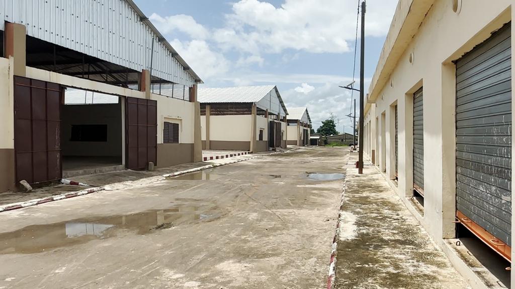 Photos/ Diaobé : Le Ministre du Commerce, Abdou Karim Fofana a réceptionné le nouveau complexe du marché sous régional, ce lundi