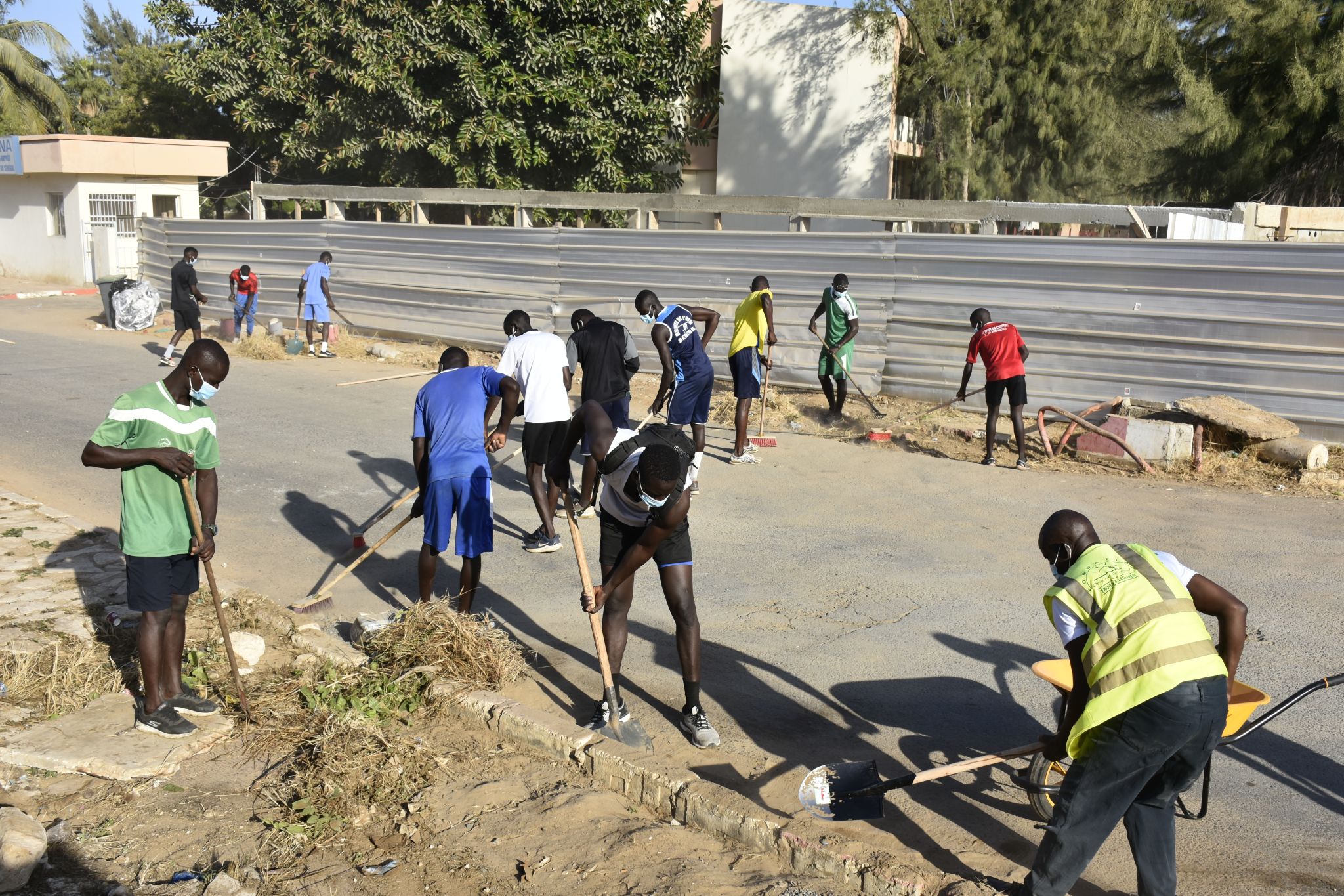 Aéroport militaire Léopold Sédar Senghor : Une Journée de Nettoiement Exemplaire sous le Commandement du soutien commun de la Base aérienne de Dakar