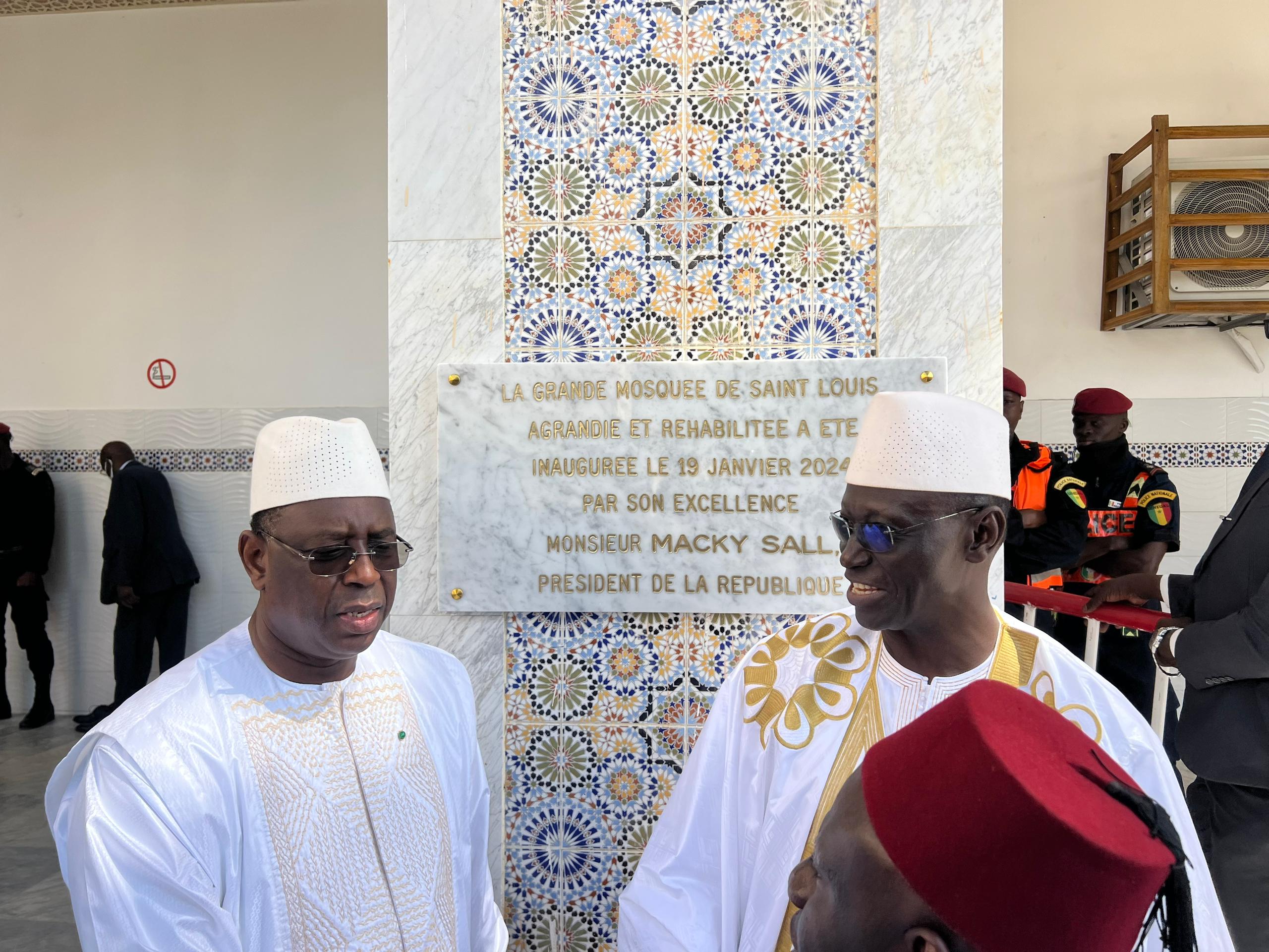 Photos+videos: Macky Sall dans l'effervescence de la Grande mosquée de Lodo Saint-Louis après la prière de ce vendredi