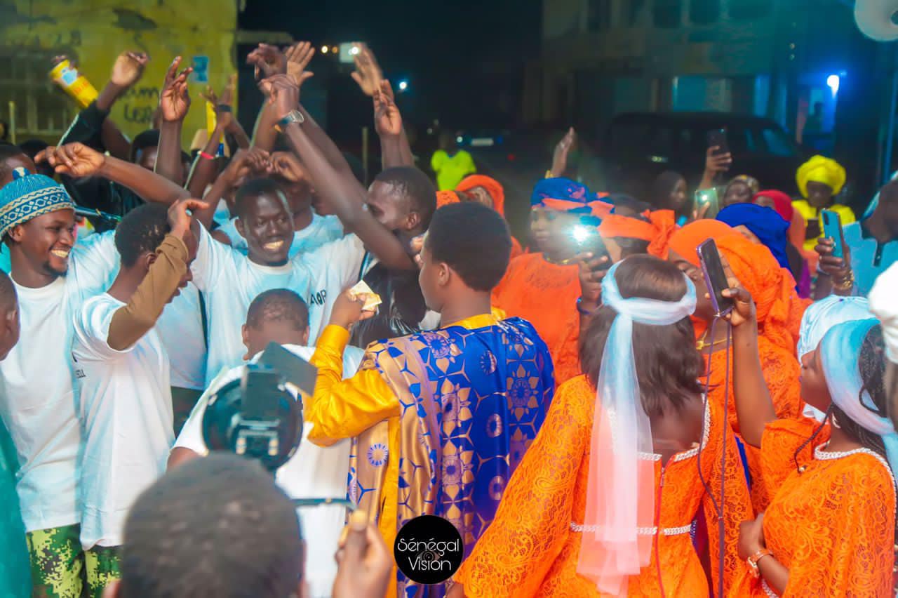 Photos / Grande nuit du Prophète - Sargal Chérif Alwely Mané Ndiaye : Ousmane Rassoul, Nabien et animateur religieux, a fait vibrer Guédiawaye, ce samedi