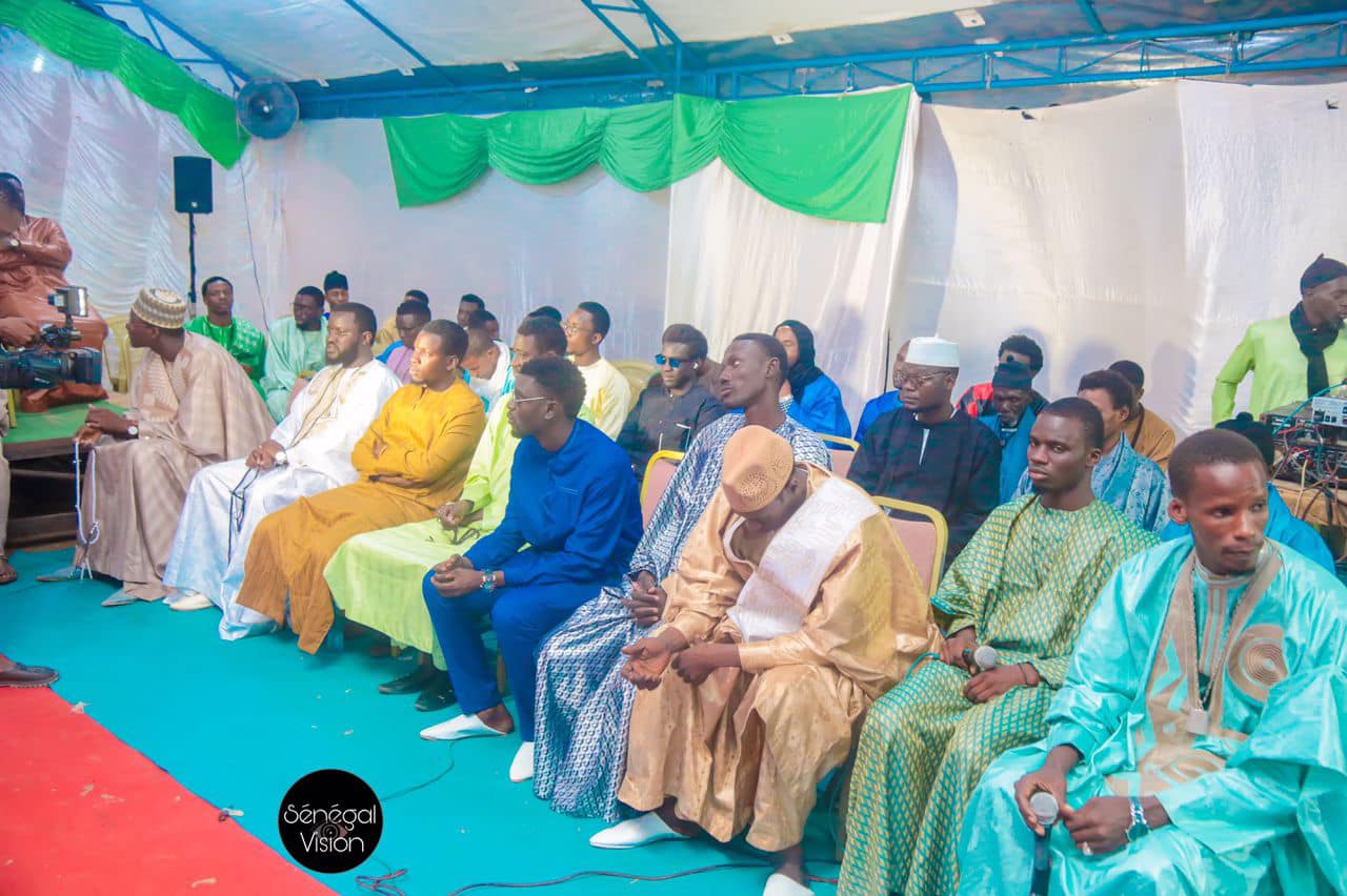 Photos / Grande nuit du Prophète - Sargal Chérif Alwely Mané Ndiaye : Ousmane Rassoul, Nabien et animateur religieux, a fait vibrer Guédiawaye, ce samedi