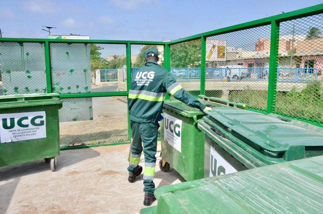 Assainissement :  200 bacs à ordures aux commerçants du marché de Kaolack