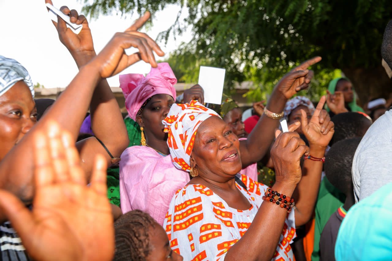 Photos / Accueil populaire à Keur Madiabel et Keur Yoro: Déthié Fall promet un Sénégal bon à vivre et beau à voir