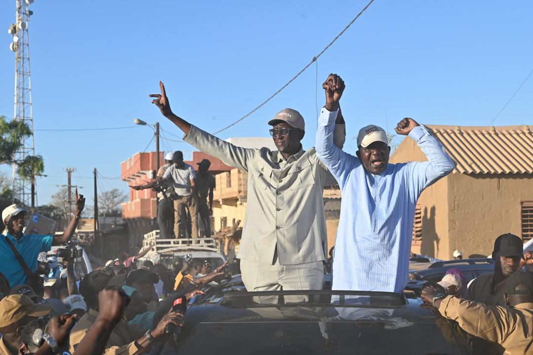 Dagana: Le Ministre Oumar Sarr a reçu dans sa commune, le candidat Amadou Bâ, au milieu d’une immense foule enthousiaste