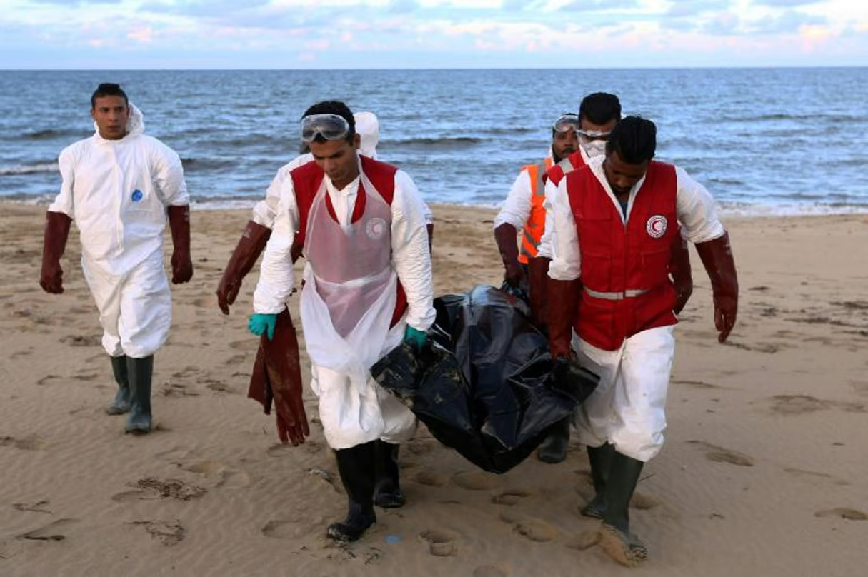 Sud-ouest de la Libye : Les corps sans vie de 65 migrants découverts dans une fosse commune