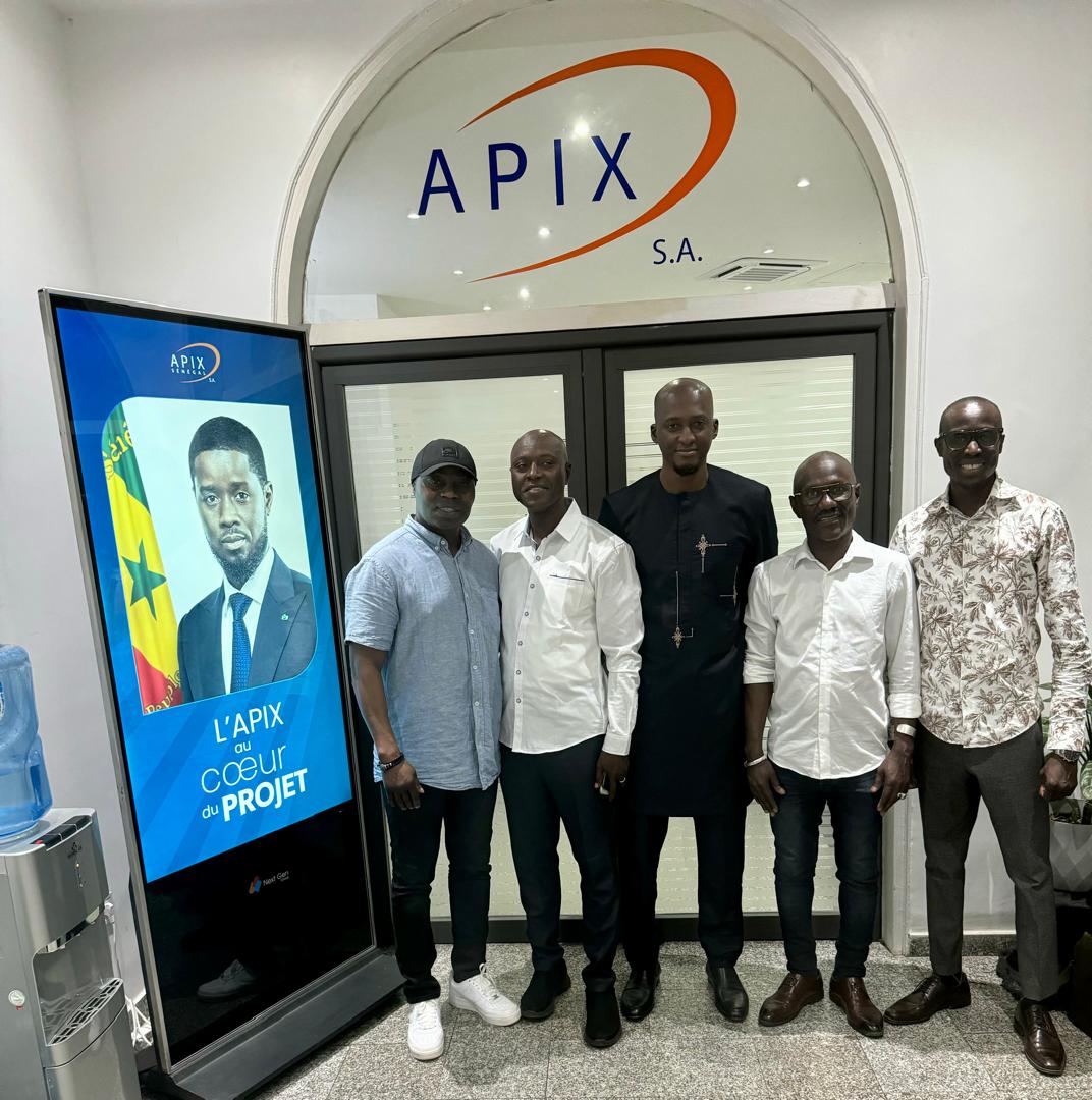 Le nouveau DG de l'APIX reçoit l'international sénégalais, Souleymane Sané, et le maire Djamil Sané