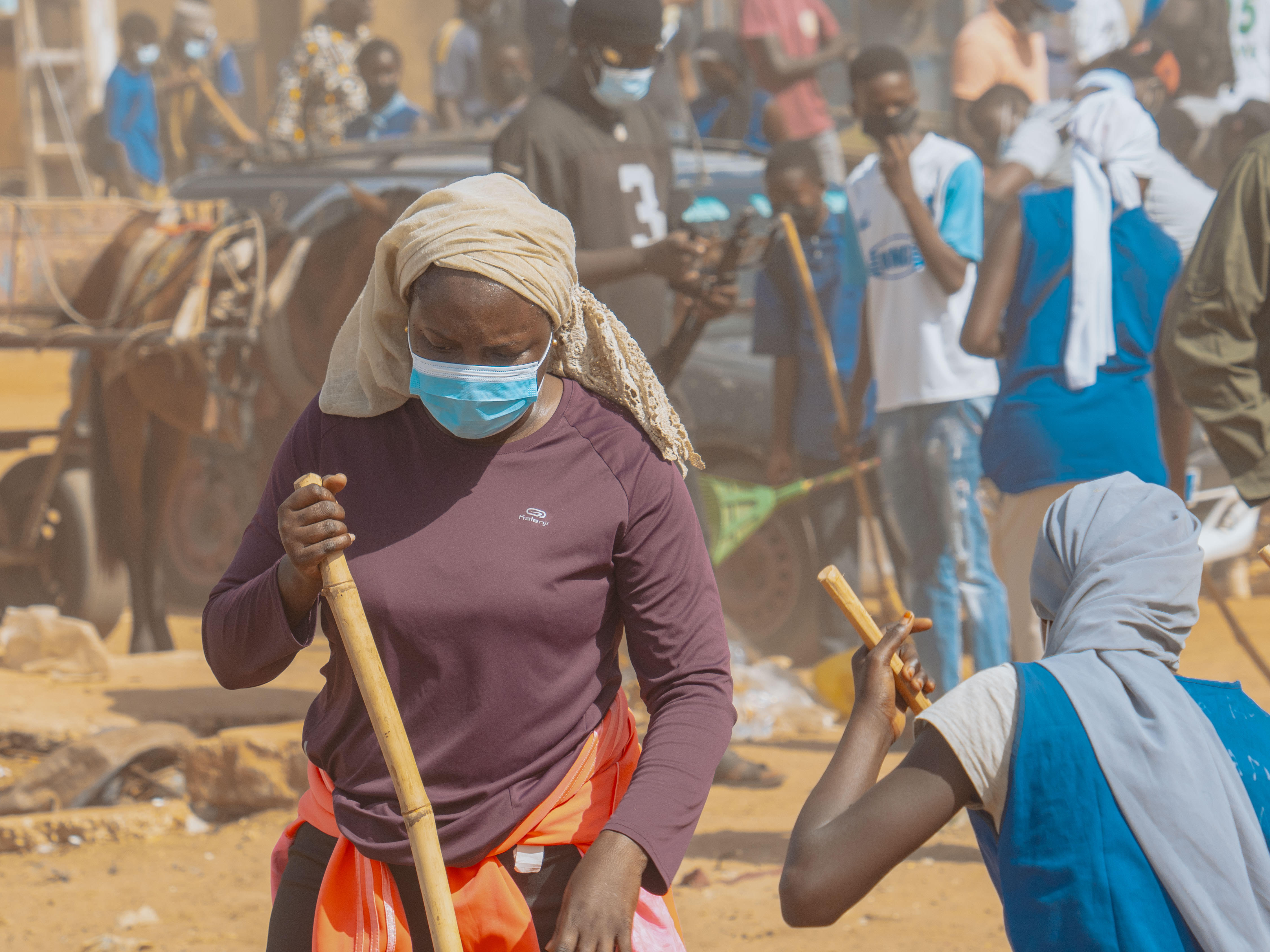 Grande offensive contre l’insalubrité à Joal : Le Ministre Khady Diène Gaye mobilise la jeunesse lors de la Journée d’Investissement Humain « Setal Sunu Réew »