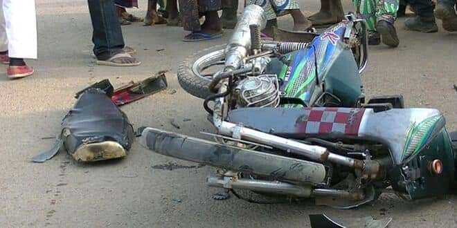 Accident sur la VDN: Un car « Ndiaga Ndiaye » finit sa course sur une moto Tiak-tiak