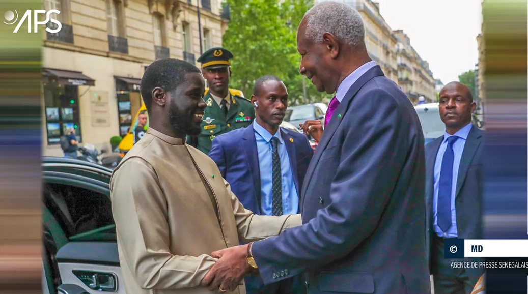 En séjour de travail à Paris : Le chef de l'état Bassirou Diomaye Faye a rencontré l’ancien président Abdou Diouf