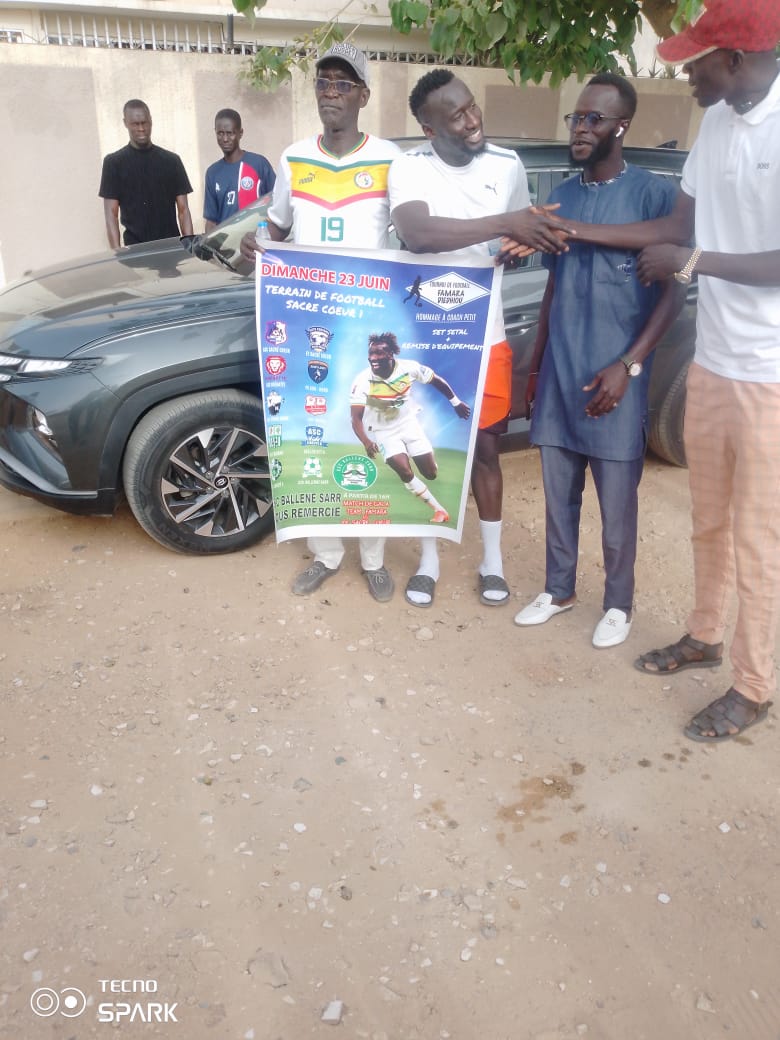 Photos/ Tabaski de football Dakar-Sacré-Cœur : Famara Diédiou, international sénégalais a remis des lots d’équipements sportifs à de nombreuses Asc, ce week-end