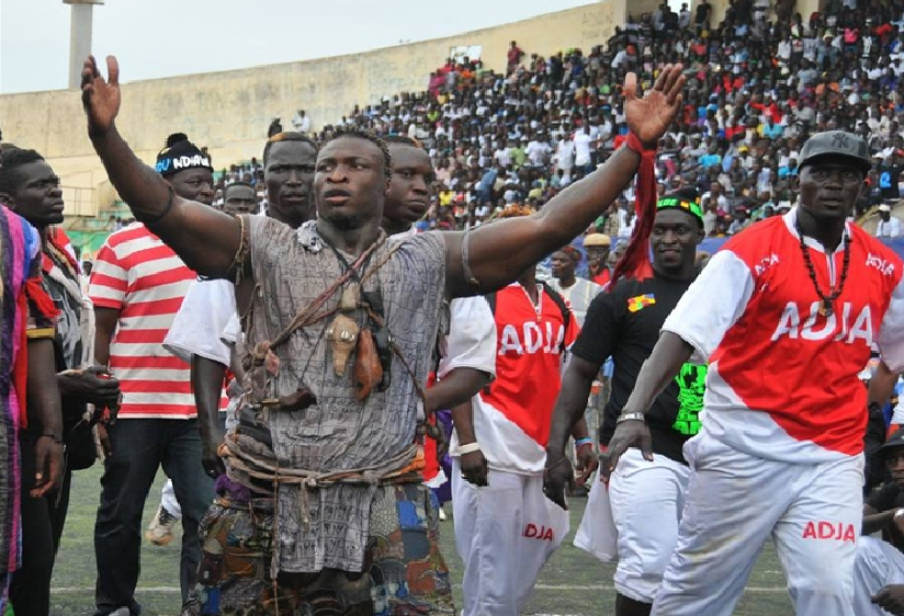 Lutte sénégalaise : Ama Baldé bat Gris Bordeaux par décision arbitrale