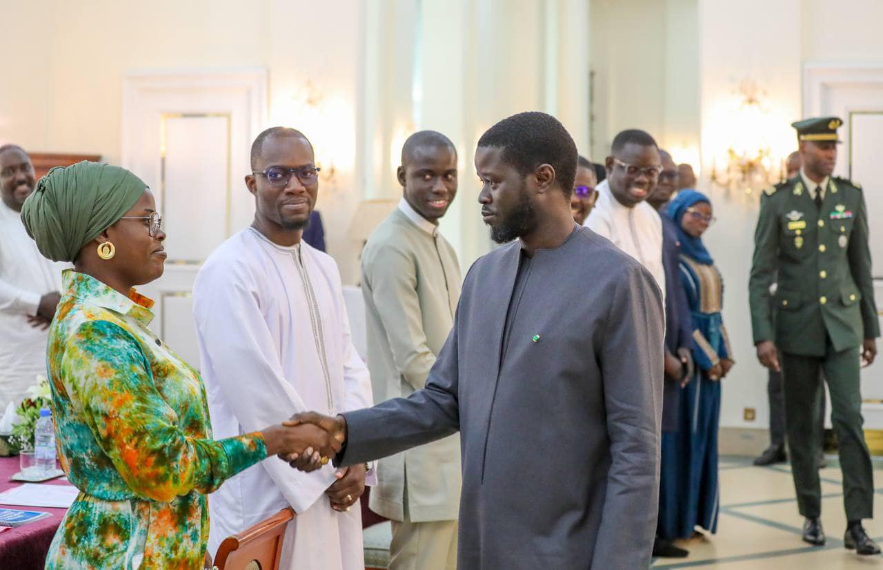 Audience au Palais : Le Président Bassirou Diomaye Faye, a reçu hier une délégation de la Convention des Jeunes Reporters du Sénégal