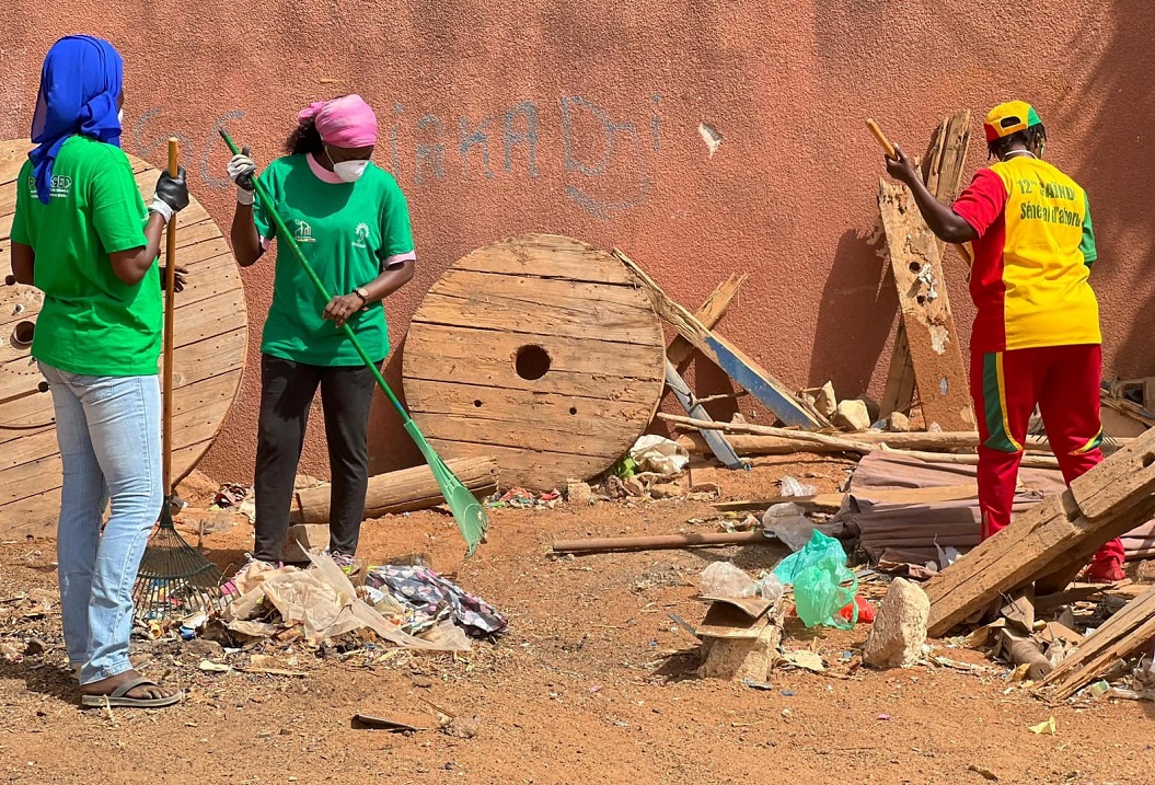 Setal Sunu Reew :  Ngaparou, Somone et Saly aux cotés de Madame le Ministre Khady Diène Gaye.