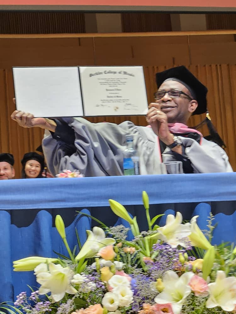 Photos / Université Berklee Valencia en Espagne : Youssou Ndour, artiste interplanétaire, honoré d’avoir reçu le titre de Docteur Honoris Causa