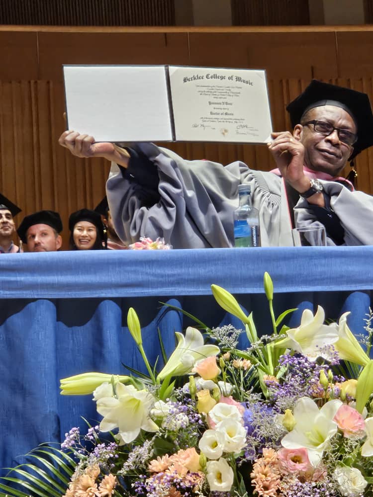 Photos / Université Berklee Valencia en Espagne : Youssou Ndour, artiste interplanétaire, honoré d’avoir reçu le titre de Docteur Honoris Causa