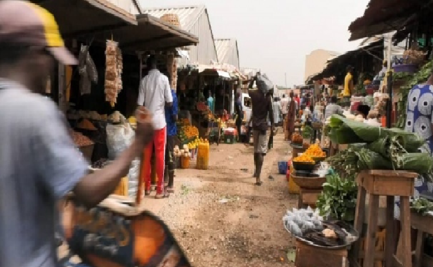 Désencombrement récent à Keur Massar : Les marchands ambulants regagnent déjà la voie publique