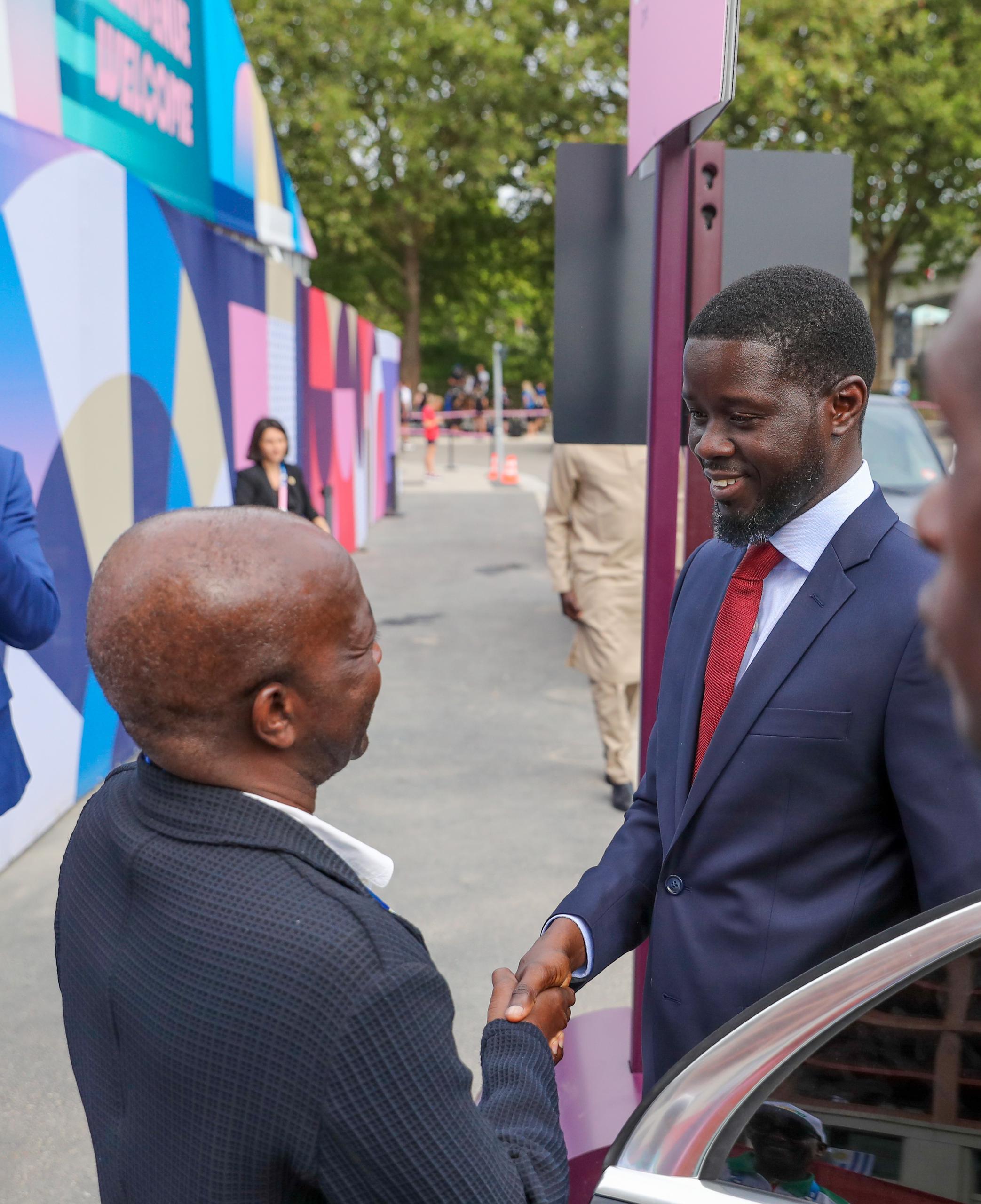 Photos-Video : Visite du Président de la République au village olympique à la rencontre des athlètes sénégalais engagés dans les JOP2024