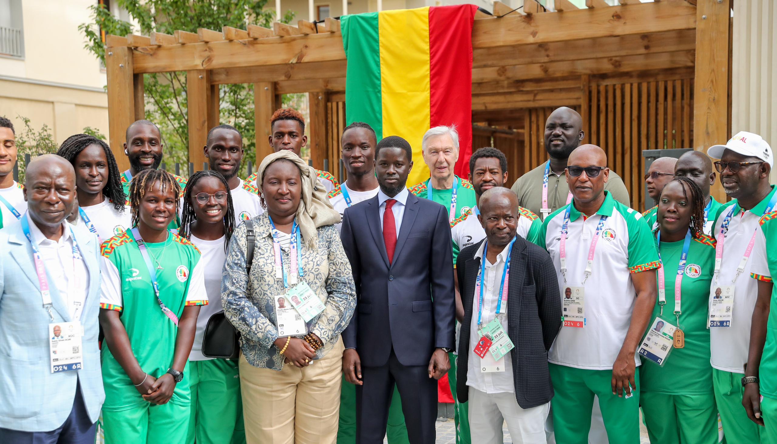 Photos-Video : Visite du Président de la République au village olympique à la rencontre des athlètes sénégalais engagés dans les JOP2024