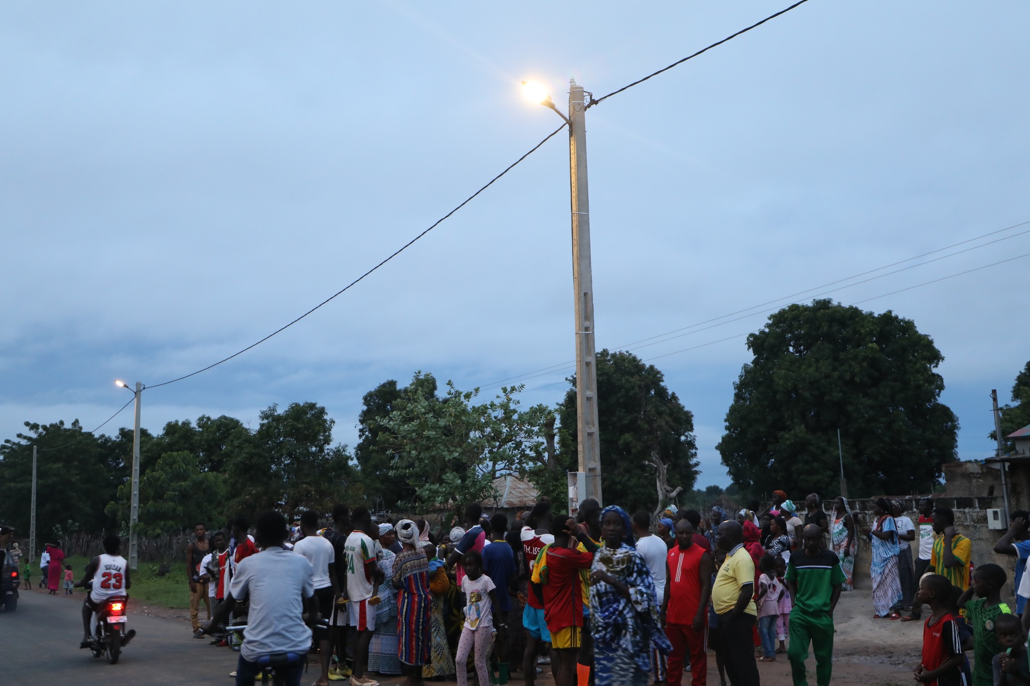 Photos / Accès universel à l’électricité : Le PUDC connecte de nombreux villages du département de Goudomp