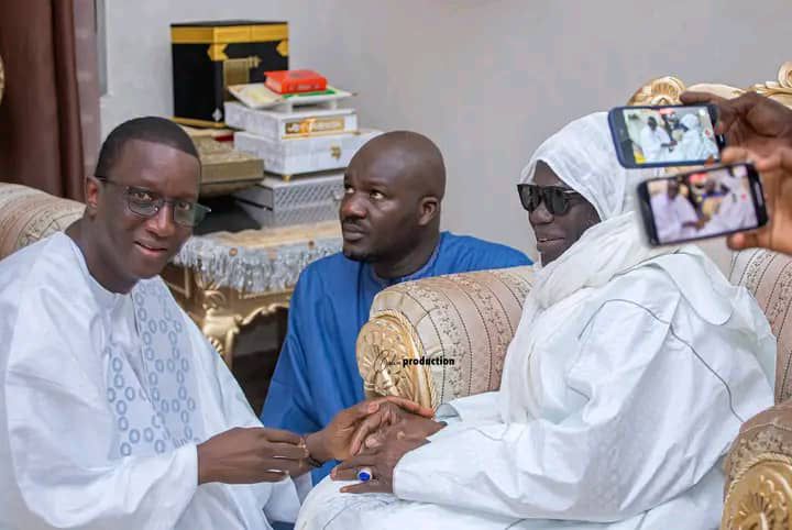 Photos/ Touba : L'ancien PM Amadou Ba reçu par Serigne Mountakha et Serigne Bass Abdou Khadre