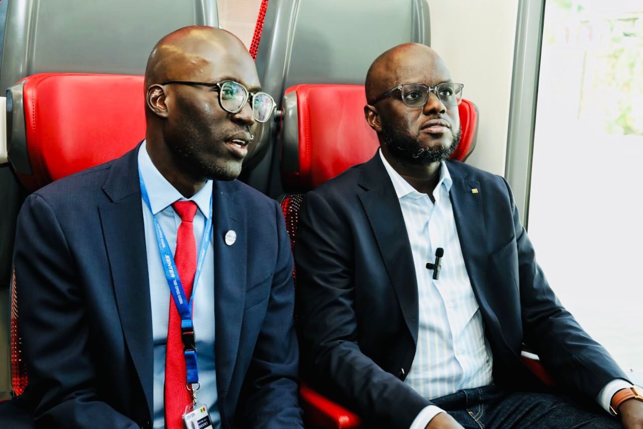 Photos : Malick Ndiaye, ministre des Transports, visite les installations du TER