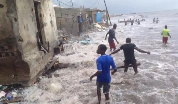 Avancée de la mer à Bargny : Le quartier Ndiaga Samb ravagé par les courants marins