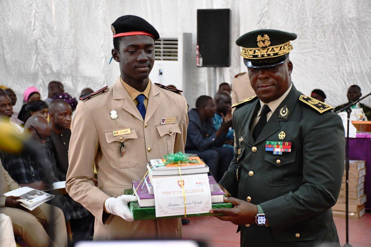 Photos/ Cérémonie de distribution de prix: Le Prytanée militaire de Saint-Louis prime ses cracks