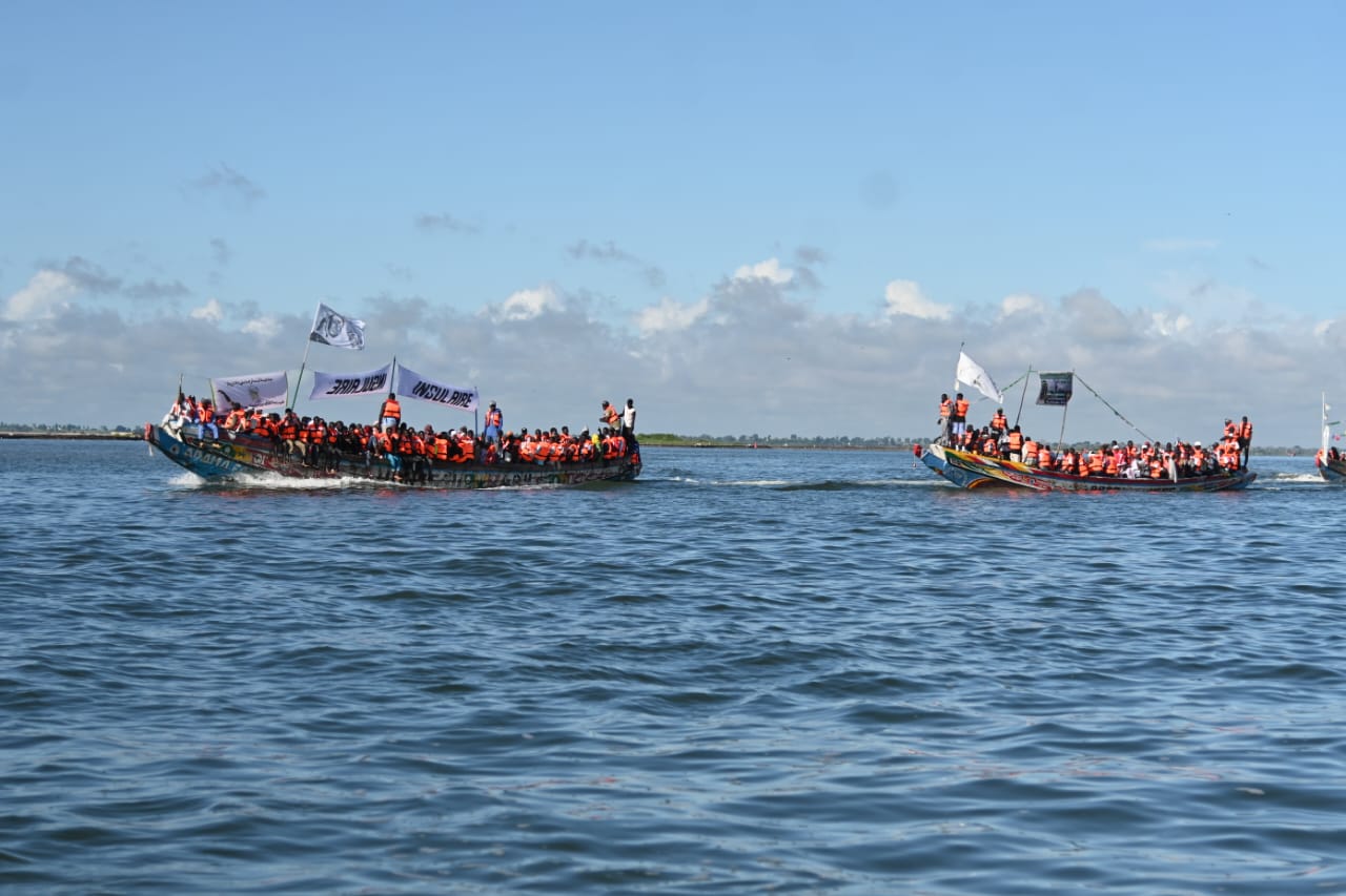 Photos / Pour assister au Gamou : Les pèlerins des îles du Saloum, ont rallié Médina Baye en pirogue