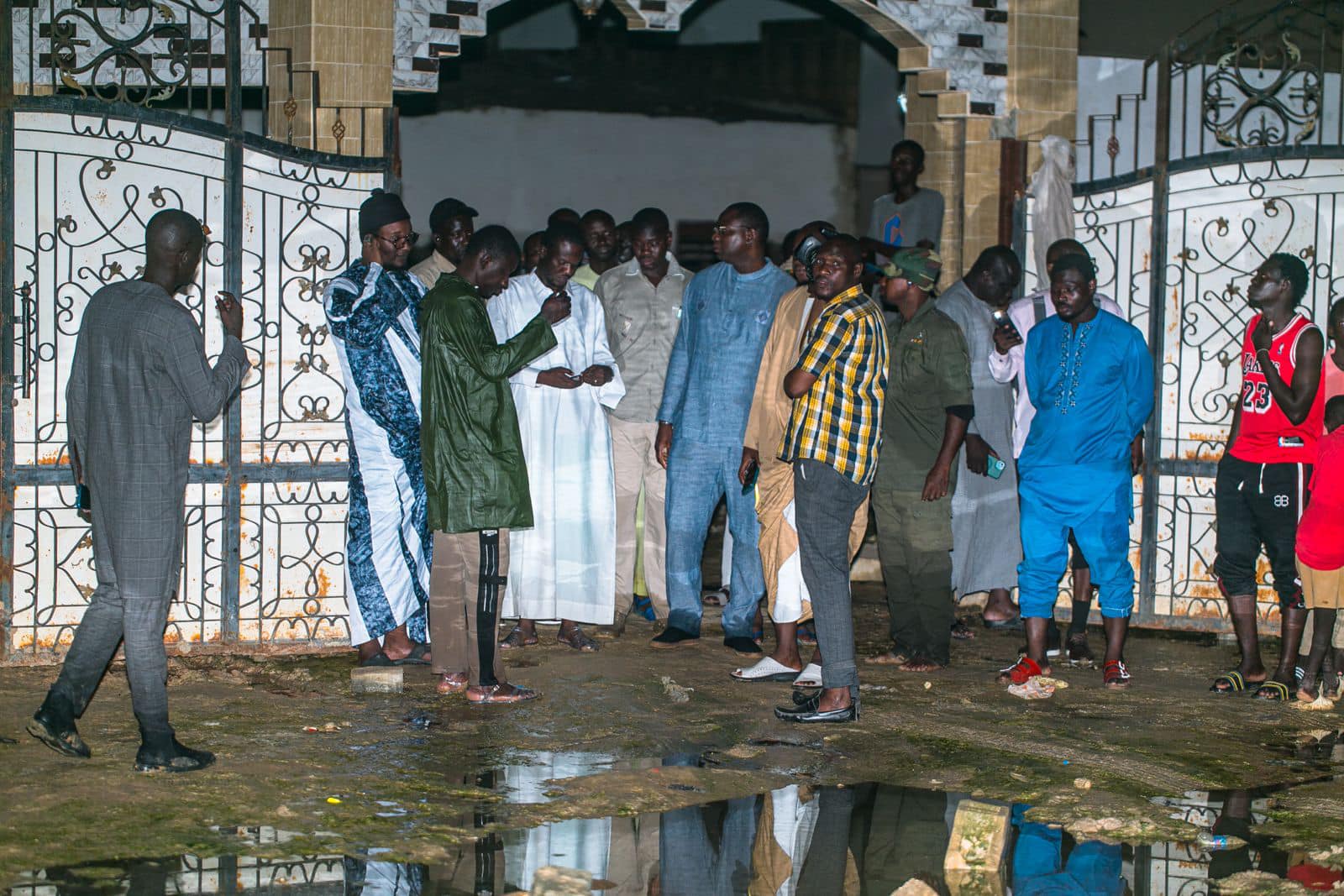 Photos / Touba : Moussa Balla Fofana, ministre de l’Urbanisme, des Collectivités territoriales et de l’Aménagement des territoires, au chevet des sinistrés