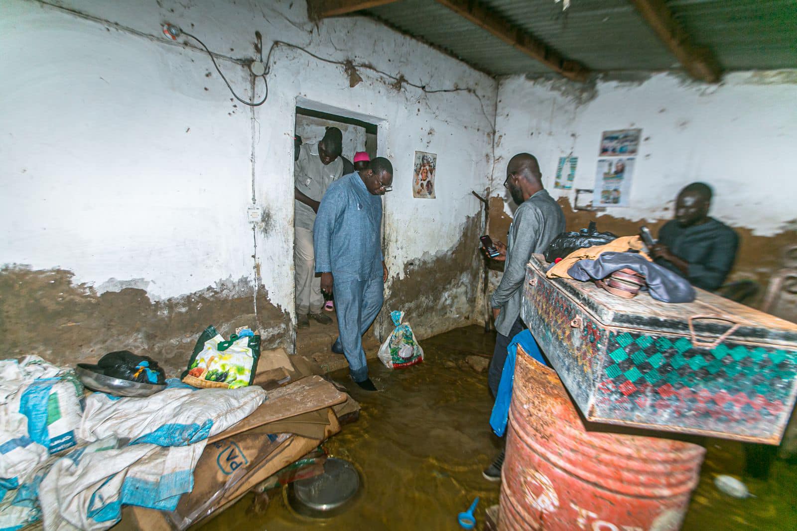 Photos / Touba : Moussa Balla Fofana, ministre de l’Urbanisme, des Collectivités territoriales et de l’Aménagement des territoires, au chevet des sinistrés