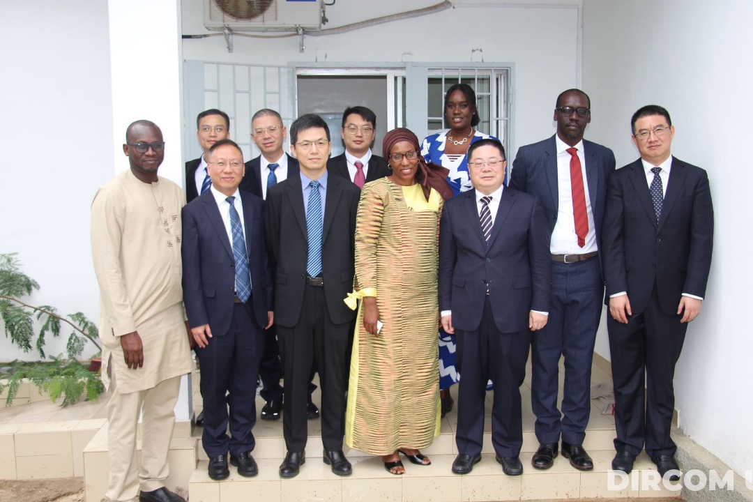 Photos / Ucad: Mme le Recteur, Pr. Aminata Niang Diène a reçu une délégation de la Province de Fujian, en République Populaire de Chine