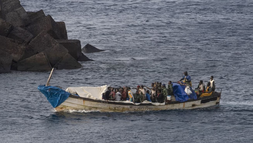 Au moins 9 morts et 48 disparus dans le naufrage d'un bateau de migrants au large des Canaries