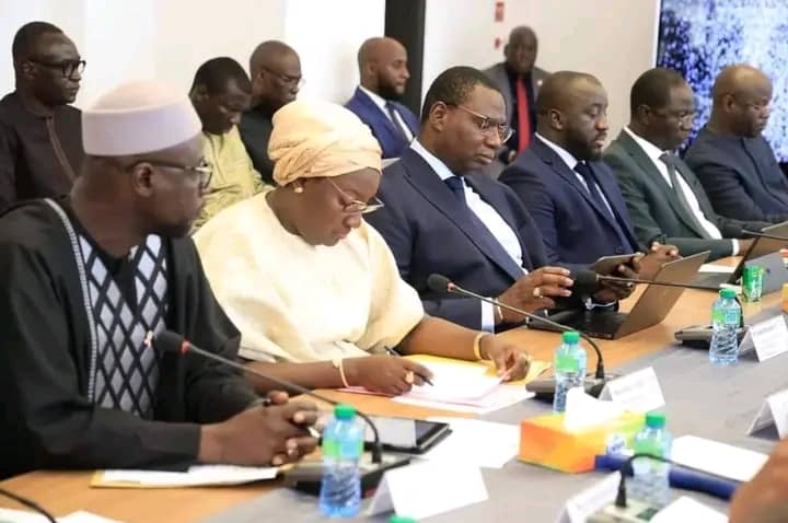 Photos/ Retour des déplacés de Casamance : Le Premier Ministre Ousmane SONKO a présidé une réunion interministérielle, ce mardi