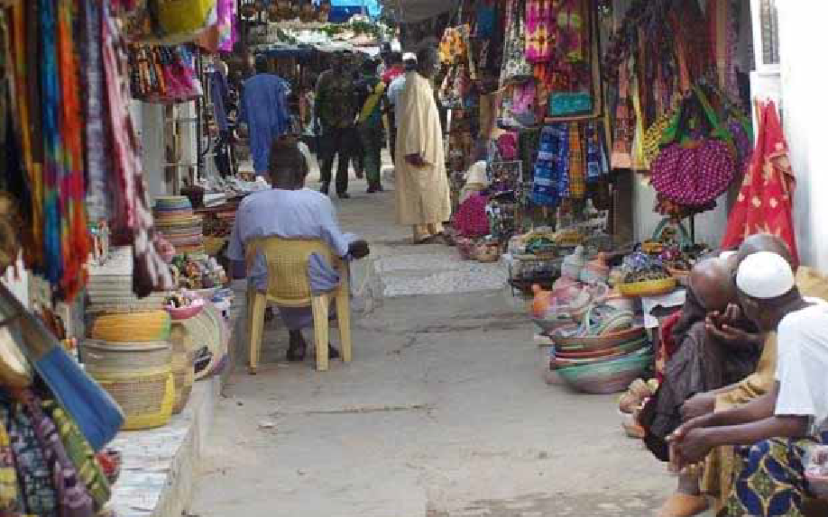 Fréquentation touristique en baisse, cherté du bois, rareté des clients… : Le village artisanal de Soumbédioune, un patrimoine en perdition