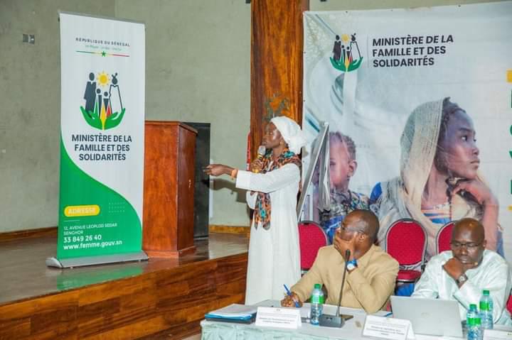 Photos : Le Ministre Maïmouna Dièye lance l’évaluation des programmes nationaux de son Ministère