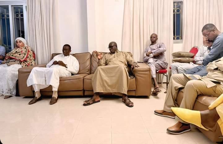 Photos : Amadou BA chez la famille de Mamadou Moustapha Ba