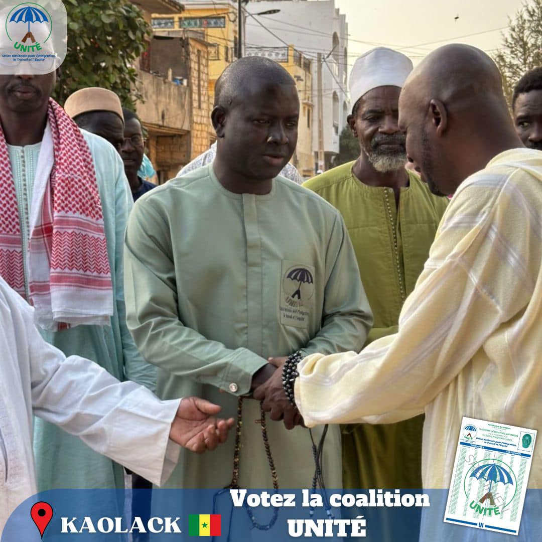 Campagne : Cheikh Issa Sall chez le Khalife général des Niassène (Photos)