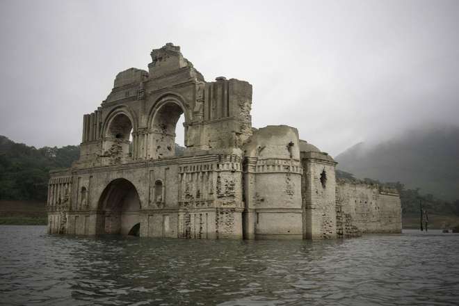  Une église refait surface au Mexique