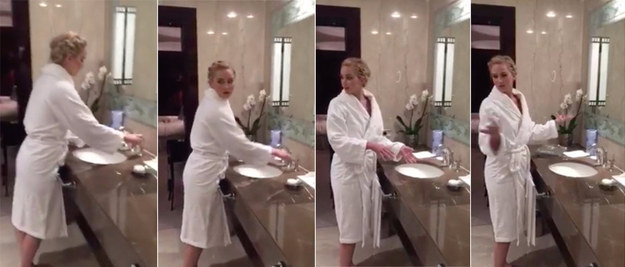 Jennifer Lawrence prouve qu’elle se lave les mains sur Facebook